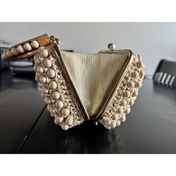 VTG 1950’s Women’s Handbag Beaded Crochet Wicka Weave Wood Handle Brass Accents - Picture 9 of 10